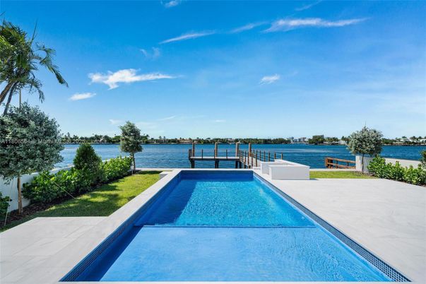 Exterior, Pool, Water