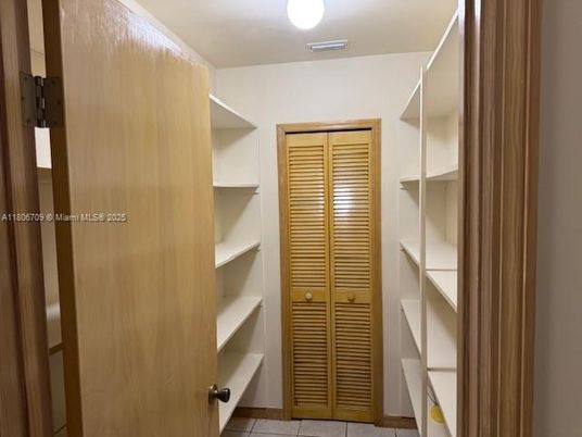 Interior, Walk-in Closets