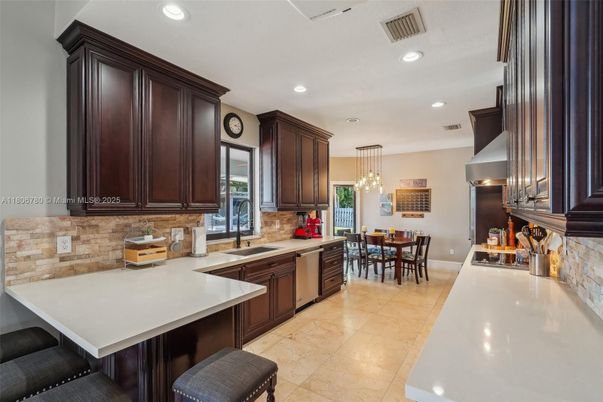 Dining room, Interior, Kitchen, Pendant Lights, Recessed Lighting, Stainless Steel Appliances