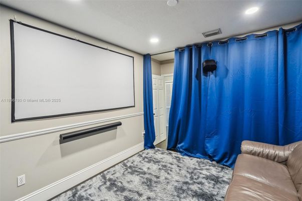 Interior, Projection Screen, Recessed Lighting, Theatre Room