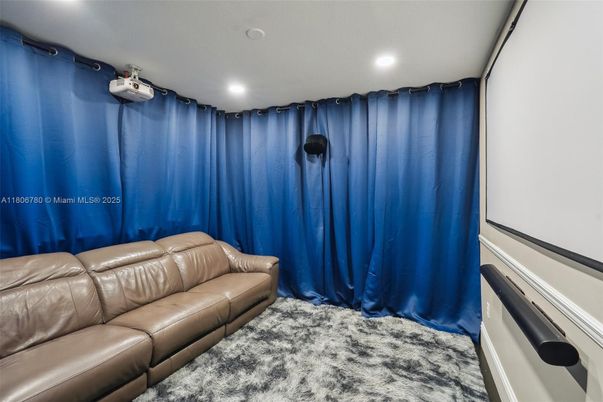 Interior, Projection Screen, Recessed Lighting, Theatre Room