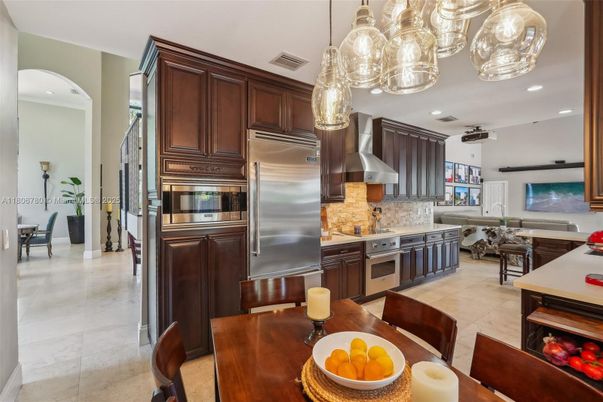 Dining room, Interior, Kitchen, Pendant Lights, Recessed Lighting, Stainless Steel Appliances