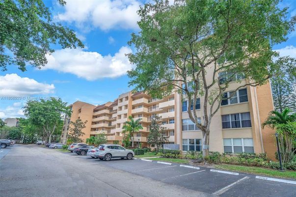 Exterior, Facade, Condo Building