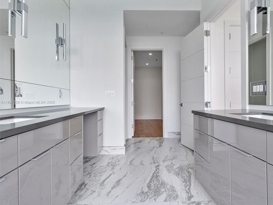 Interior, Kitchen, Marble, Recessed Lighting