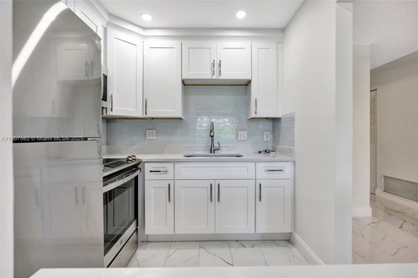 Interior, Kitchen, Marble, Recessed Lighting