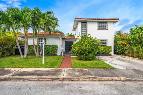 Backyard, Exterior, Facade, Mediterranean