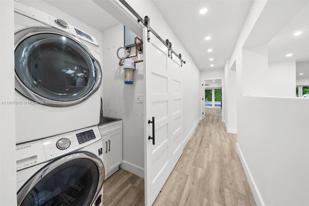 Interior, Recessed Lighting, Utility Closets, Washer, Wood Texture Flooring