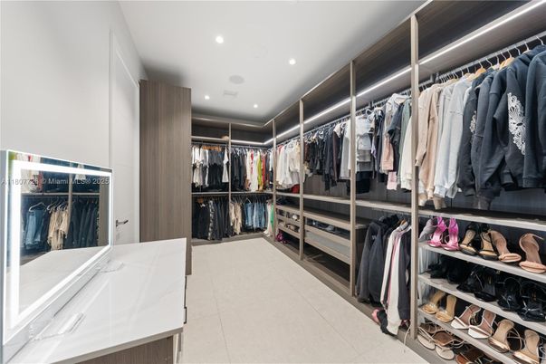 Interior, Recessed Lighting, Walk-in Closets