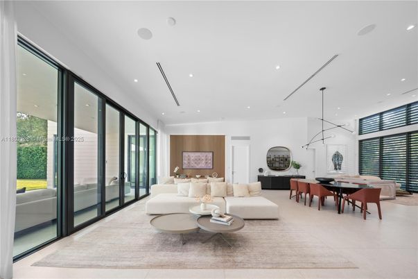 Dining room, Interior, Living room, Pendant Lights, Recessed Lighting