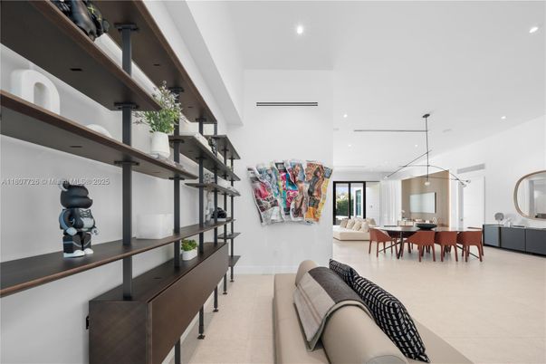 Dining room, Interior, Living room, Pendant Lights, Recessed Lighting