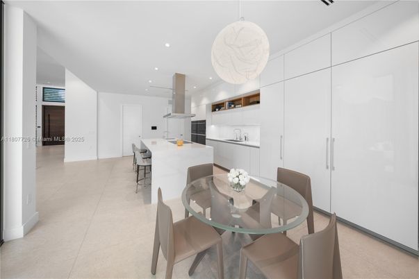 Dining room, Interior, Kitchen, Recessed Lighting