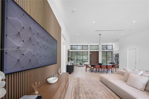 Dining room, Interior, Living room, Pendant Lights, Recessed Lighting