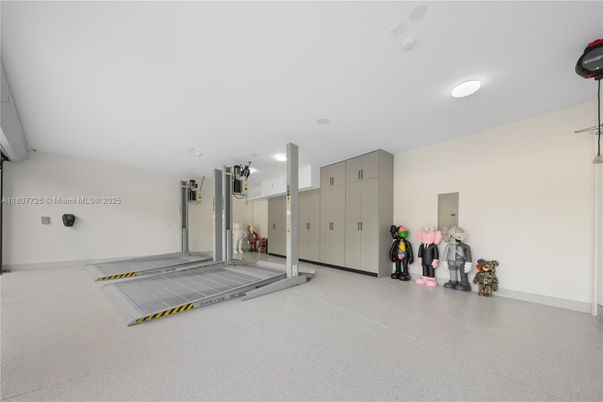 Fitness Equipment, Interior, Recessed Lighting