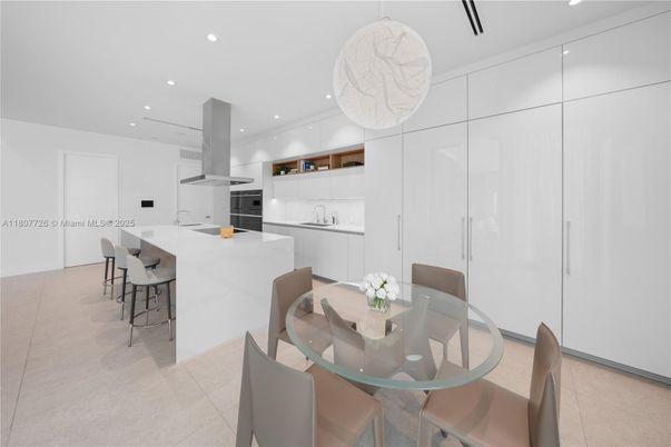 Dining room, Interior, Kitchen, Recessed Lighting