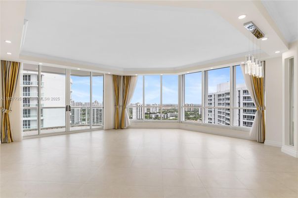Chandelier, Empty room, Interior, Recessed Lighting