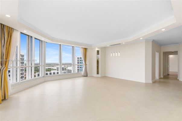 Empty room, Interior, Pendant Lights, Recessed Lighting