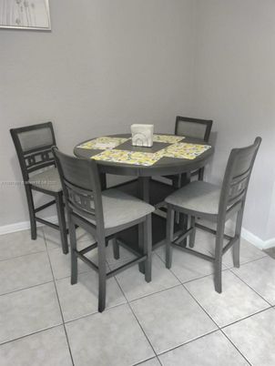Dining room, Interior