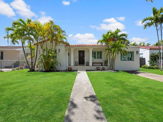 Backyard, Exterior, Facade, Spanish Mediterranean