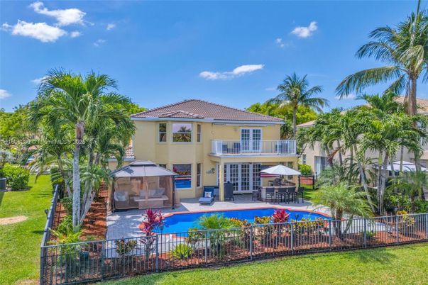Backyard, Exterior, Pool