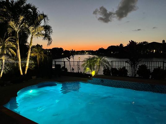 Exterior, Pool, Water