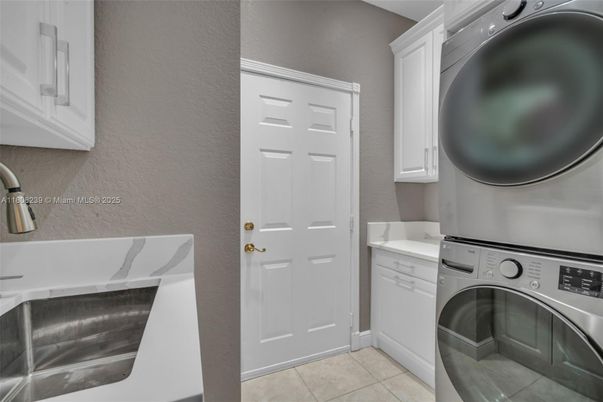 Interior, Washer