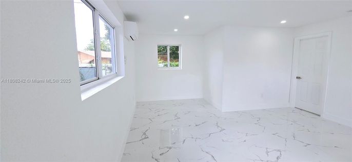 Empty room, Interior, Marble, Recessed Lighting