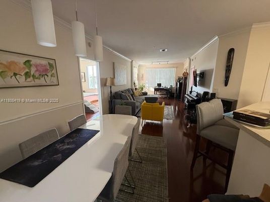Dining room, Interior, Living room, Pendant Lights, Recessed Lighting, Wood Texture Flooring