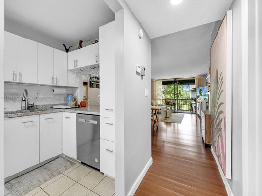 Dining room, Interior, Kitchen, Recessed Lighting, Wood Texture Flooring