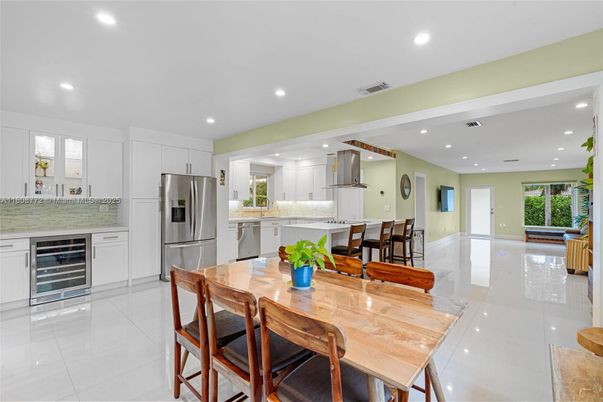 Dining room, Interior, Kitchen, Recessed Lighting, Stainless Steel Appliances