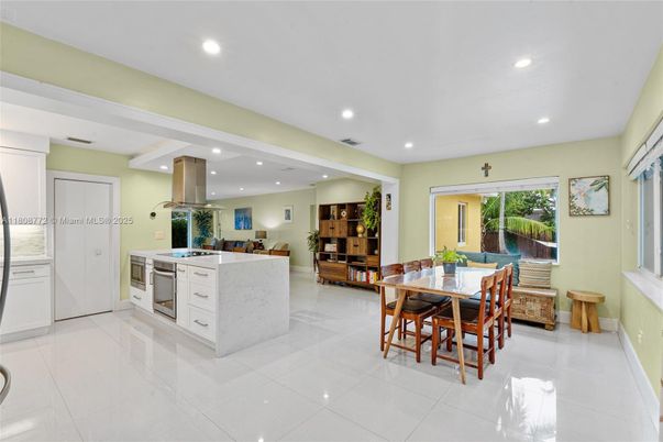 Dining room, Interior, Kitchen, Recessed Lighting