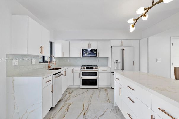 Interior, Kitchen, Marble, Stainless Steel Appliances