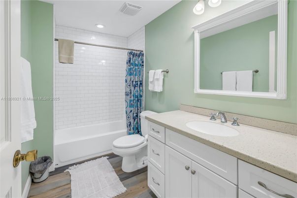 Bathroom, Interior, Recessed Lighting, Wood Texture Flooring