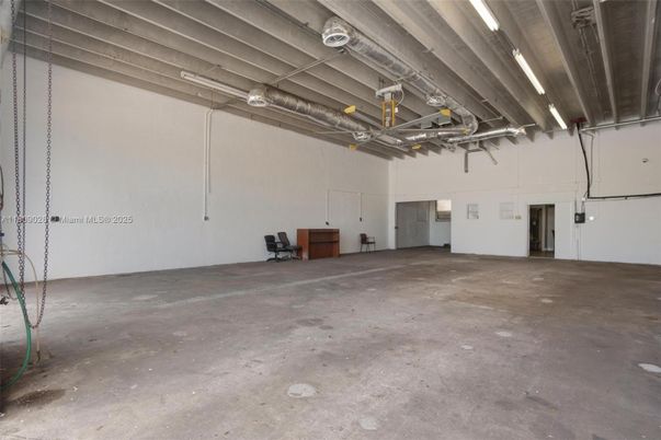 Garage, Interior