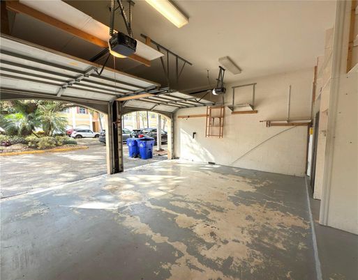 Garage, Interior