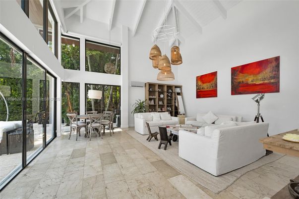 Dining room, Interior, Living room, Pendant Lights