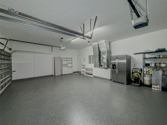 Garage, Interior