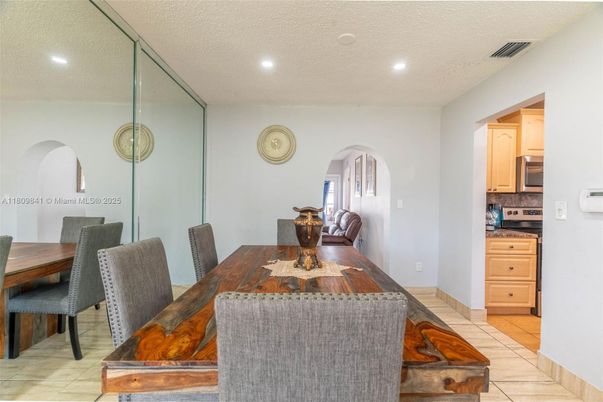 Dining room, Interior, Kitchen, Recessed Lighting
