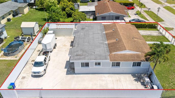 Exterior, Drone