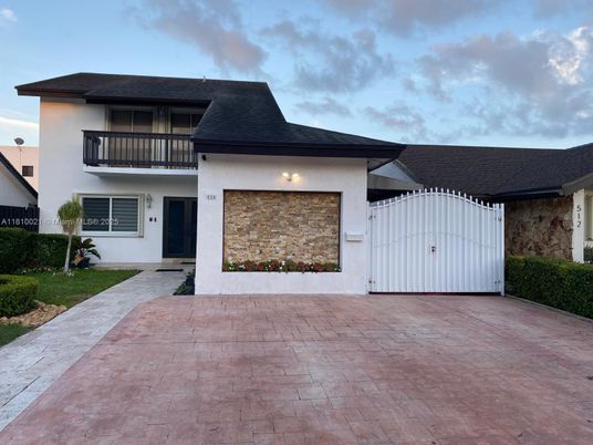 Attached, Exterior, Facade, Modern