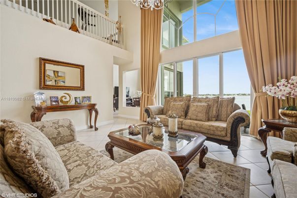 Interior, Living room, Water