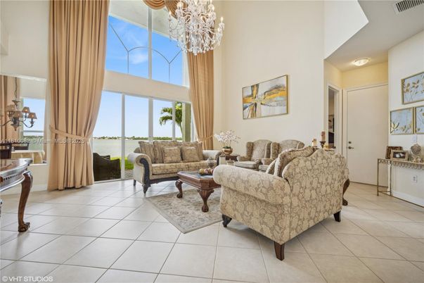 Chandelier, Interior, Living room, Water