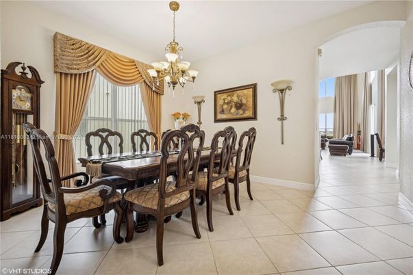 Chandelier, Dining room, Interior