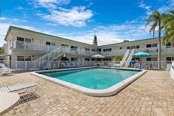 Exterior, Pool