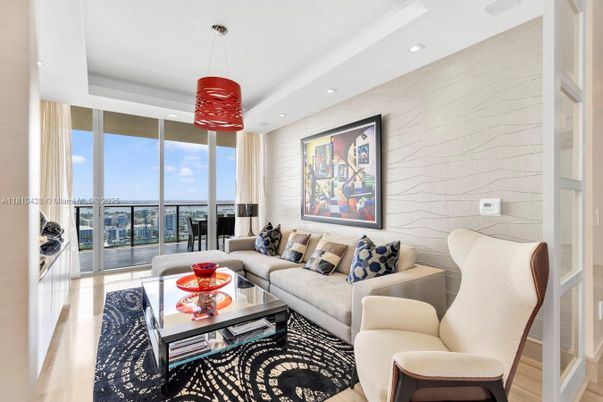Interior, Living room, Pendant Lights, Recessed Lighting, Water