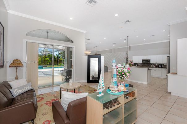 Interior, Kitchen, Living room, Pendant Lights, Recessed Lighting, Stainless Steel Appliances