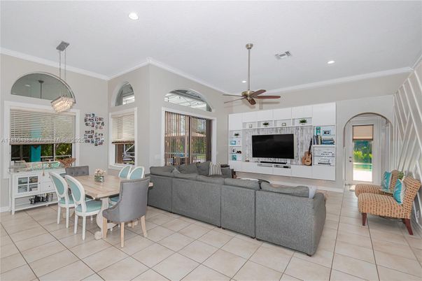 Dining room, Interior, Living room, Pendant Lights, Recessed Lighting