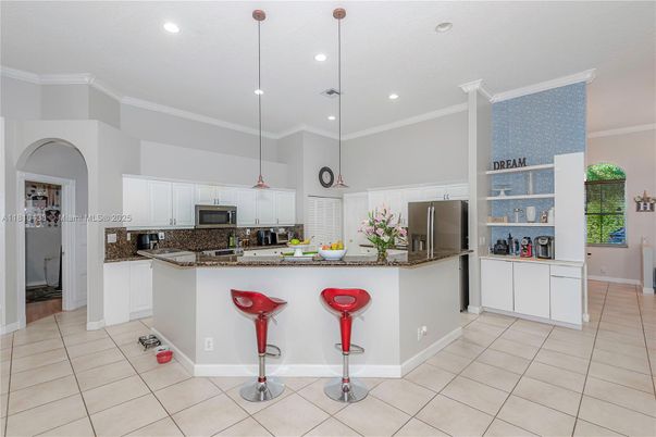 Interior, Kitchen, Pendant Lights, Recessed Lighting, Stainless Steel Appliances