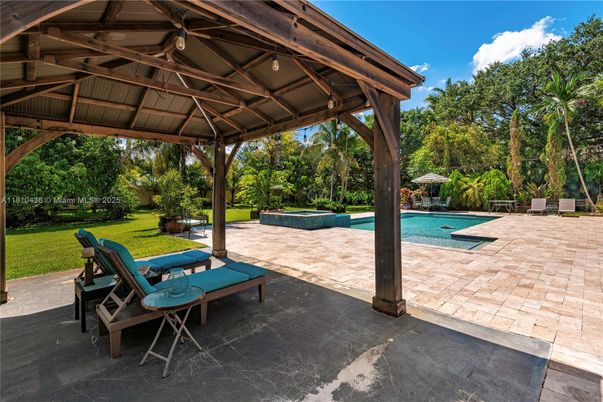 Exterior, Pool
