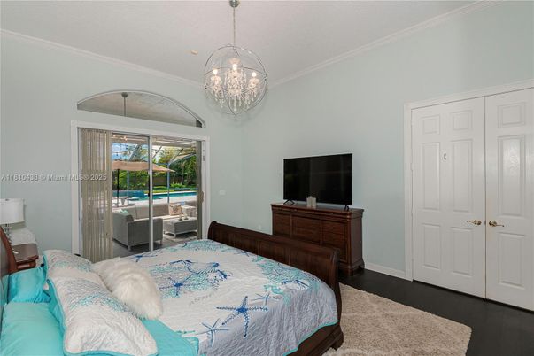 Bedroom, Chandelier, Interior, Pendant Lights