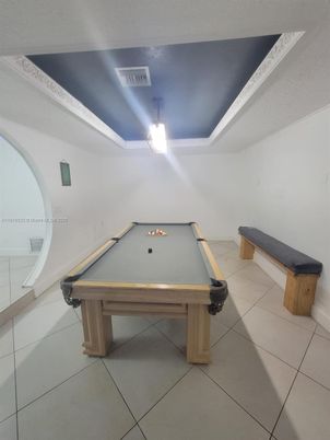 Billiard Table, Game Room, Interior